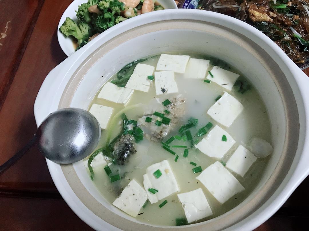 鲫鱼豆腐汤