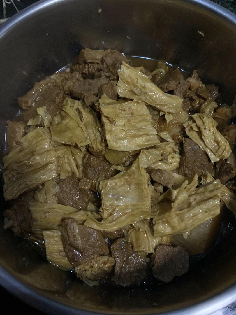广式萝卜牛腩煲