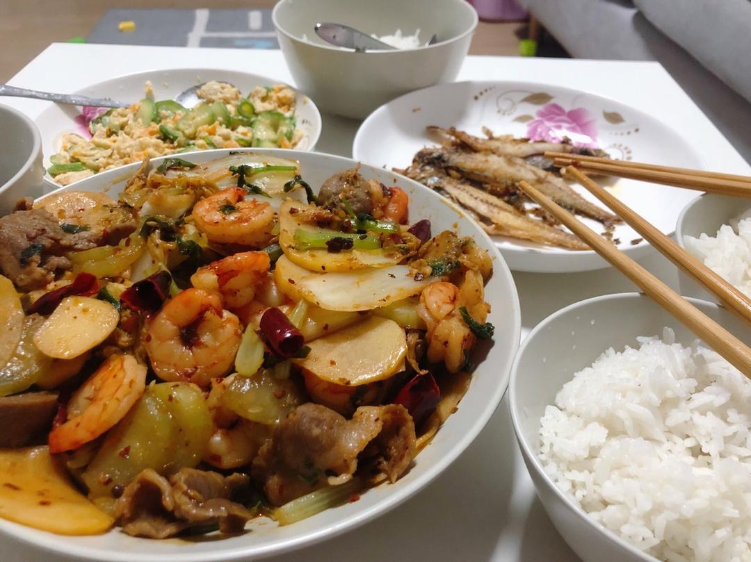 厨师长教你：“麻辣香锅”的正宗做法，看得口水直流 ！