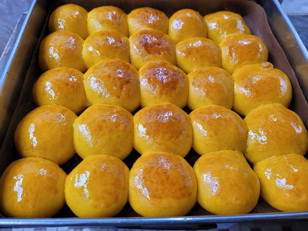 南瓜奶油小餐包（一次发酵）