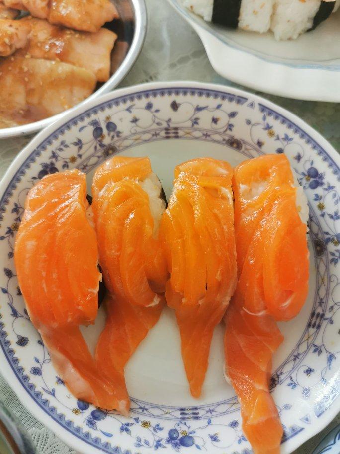 三文鱼手握寿司