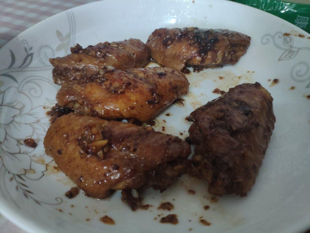 不要再可乐鸡翅了，求求你试试蒜香鸡翅吧，香味捅破天花板！