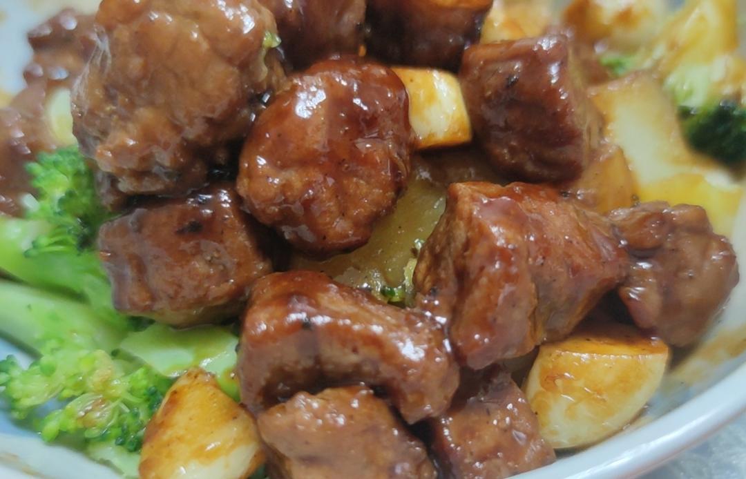 好吃到舔盘的蒜香黑椒牛肉粒