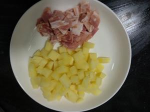 培根土豆饭的做法 步骤2