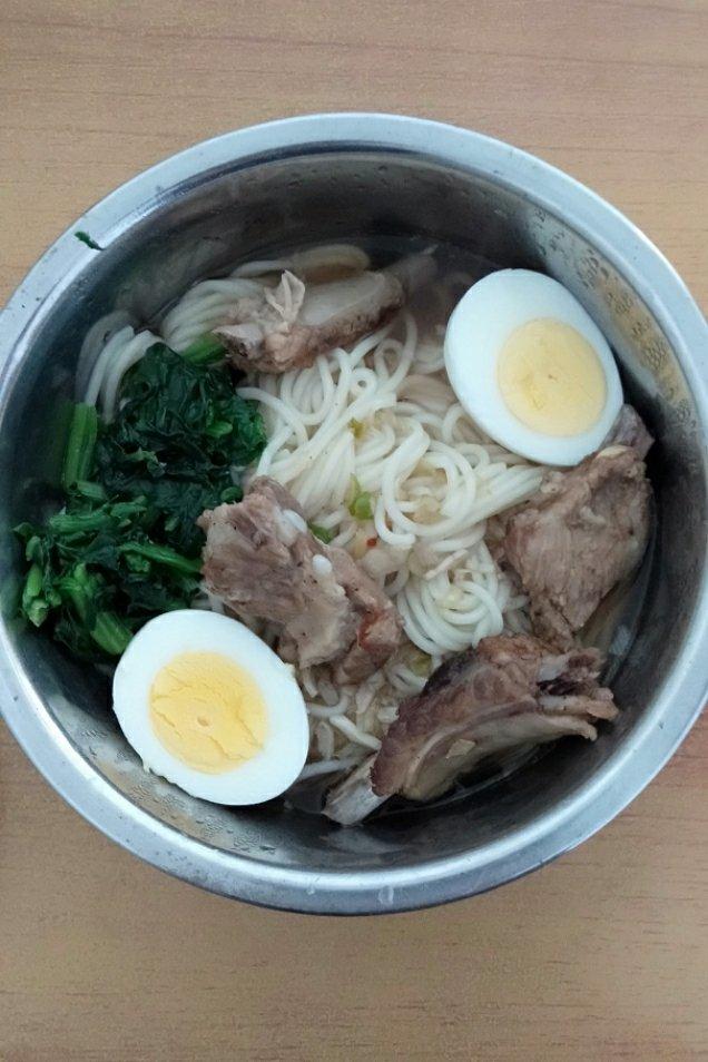 热汤面