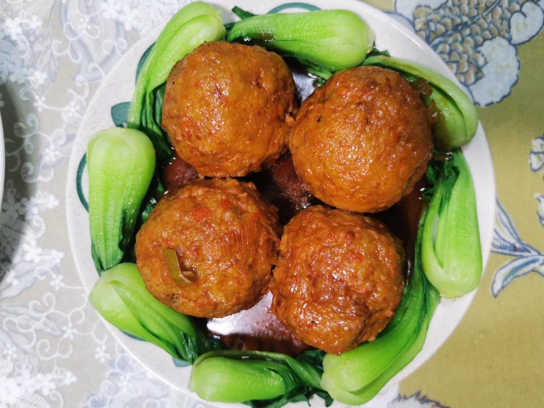 四喜丸子/红烧狮子头 Chinese Meatballs