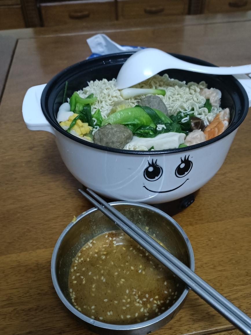 杂肉丸面汤的做法
