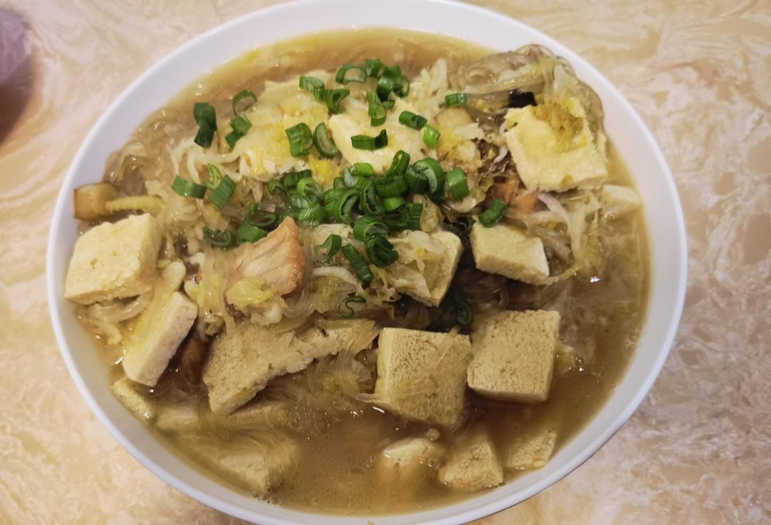 酸菜粉条冻豆腐