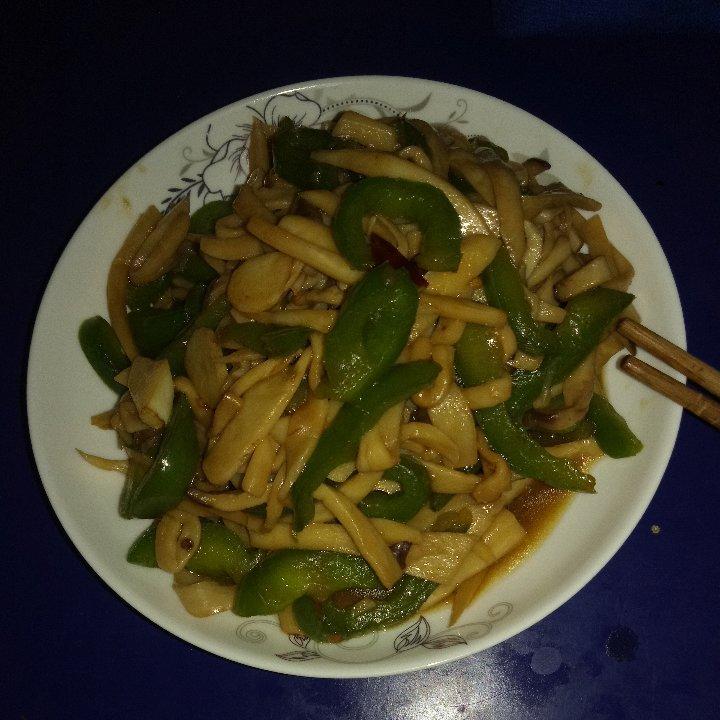 青椒素炒杏鲍菇