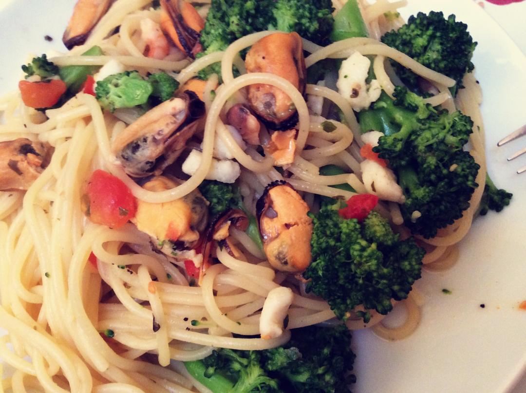 西兰花海鲜意大利面