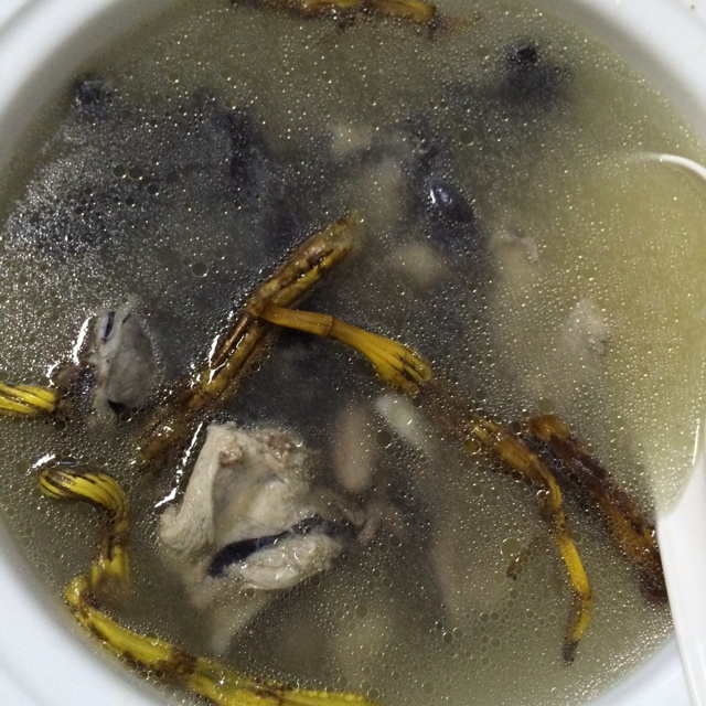 石斛乌鸡汤