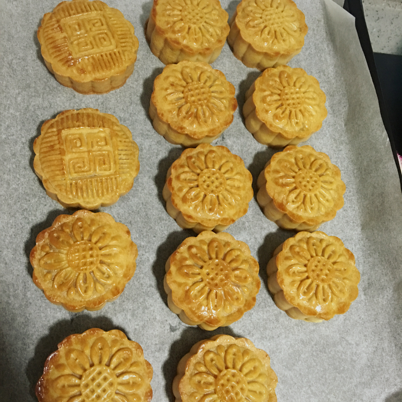 广式月饼－－蛋黄豆沙月饼