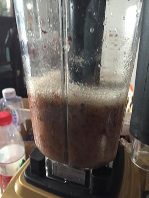 破壁机实验室——葡萄雪梨汁的做法 步骤4