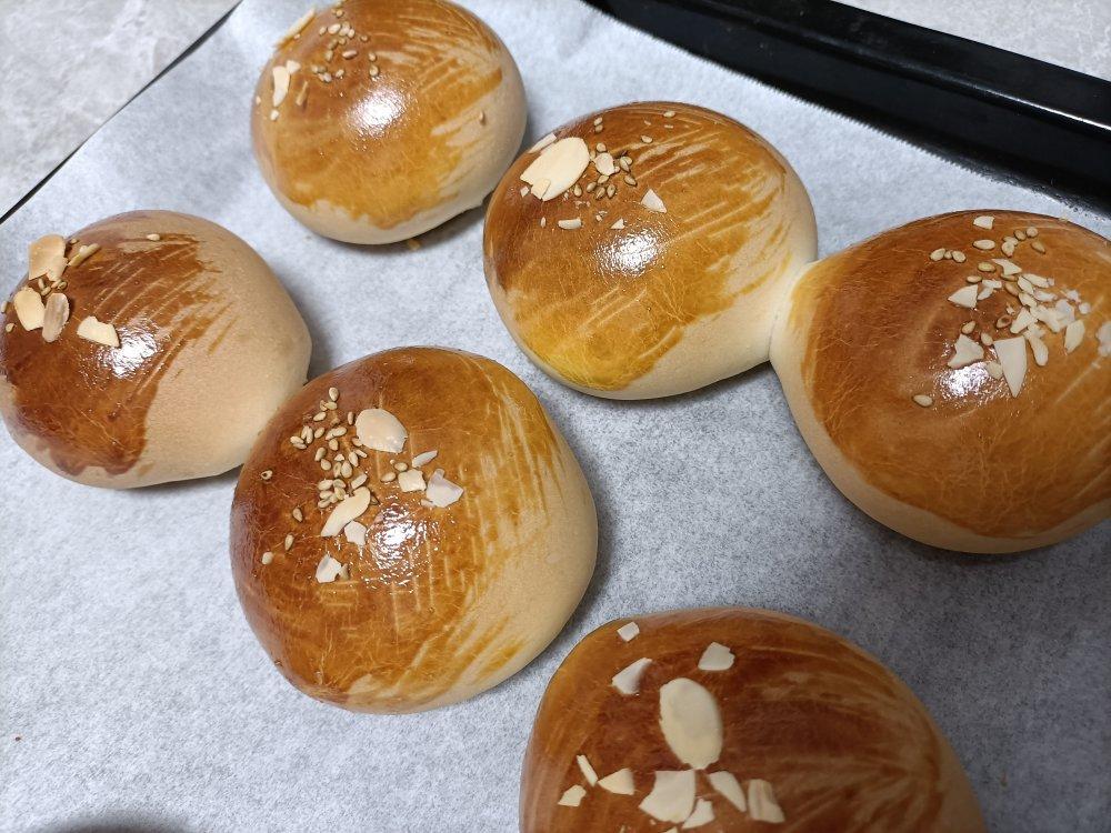 炼乳一发小餐包