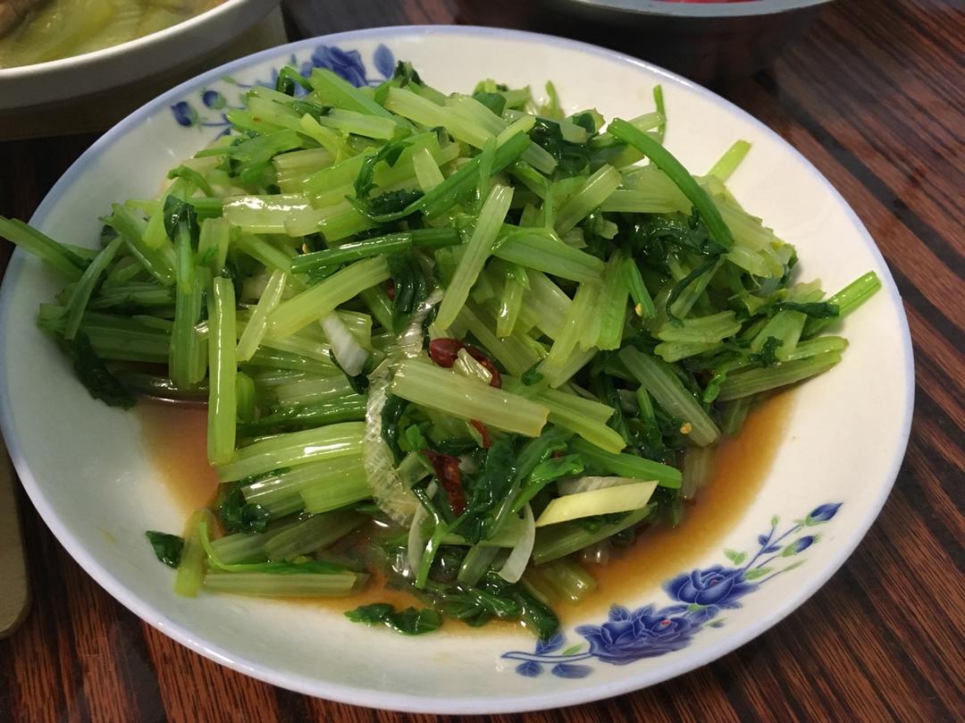 凉拌香芹