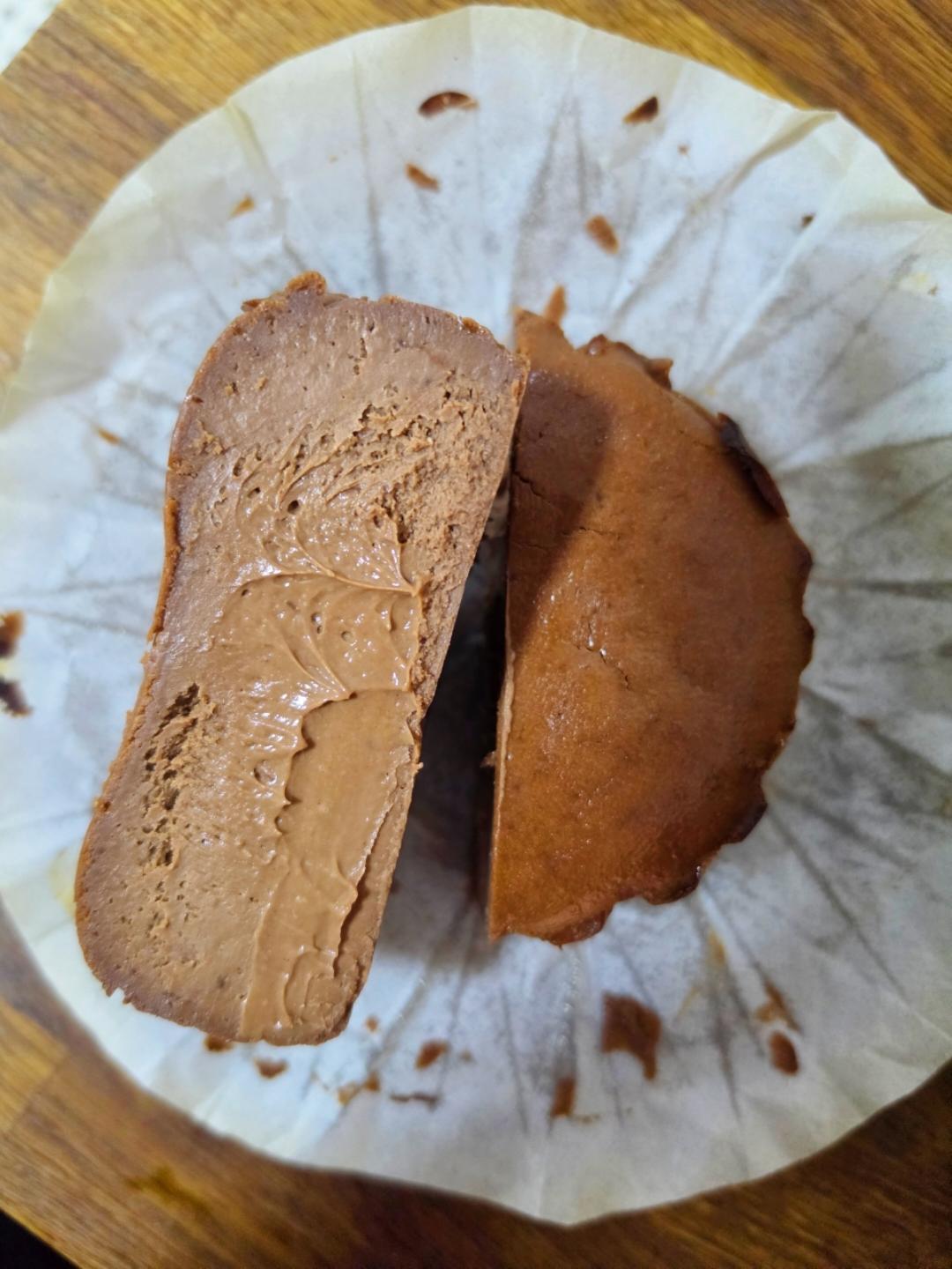巧克力巴斯克蛋糕