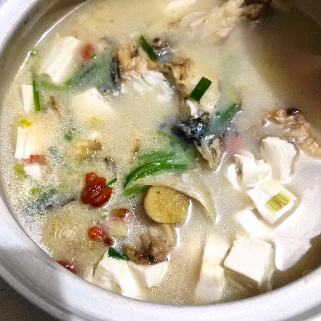 鱼头豆腐汤