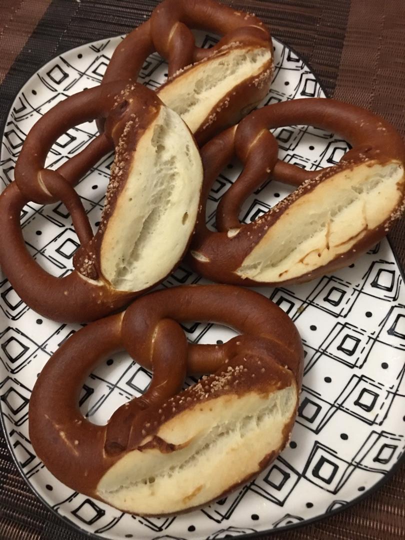 哈喽~面包你好！巴伐利亚碱水面包