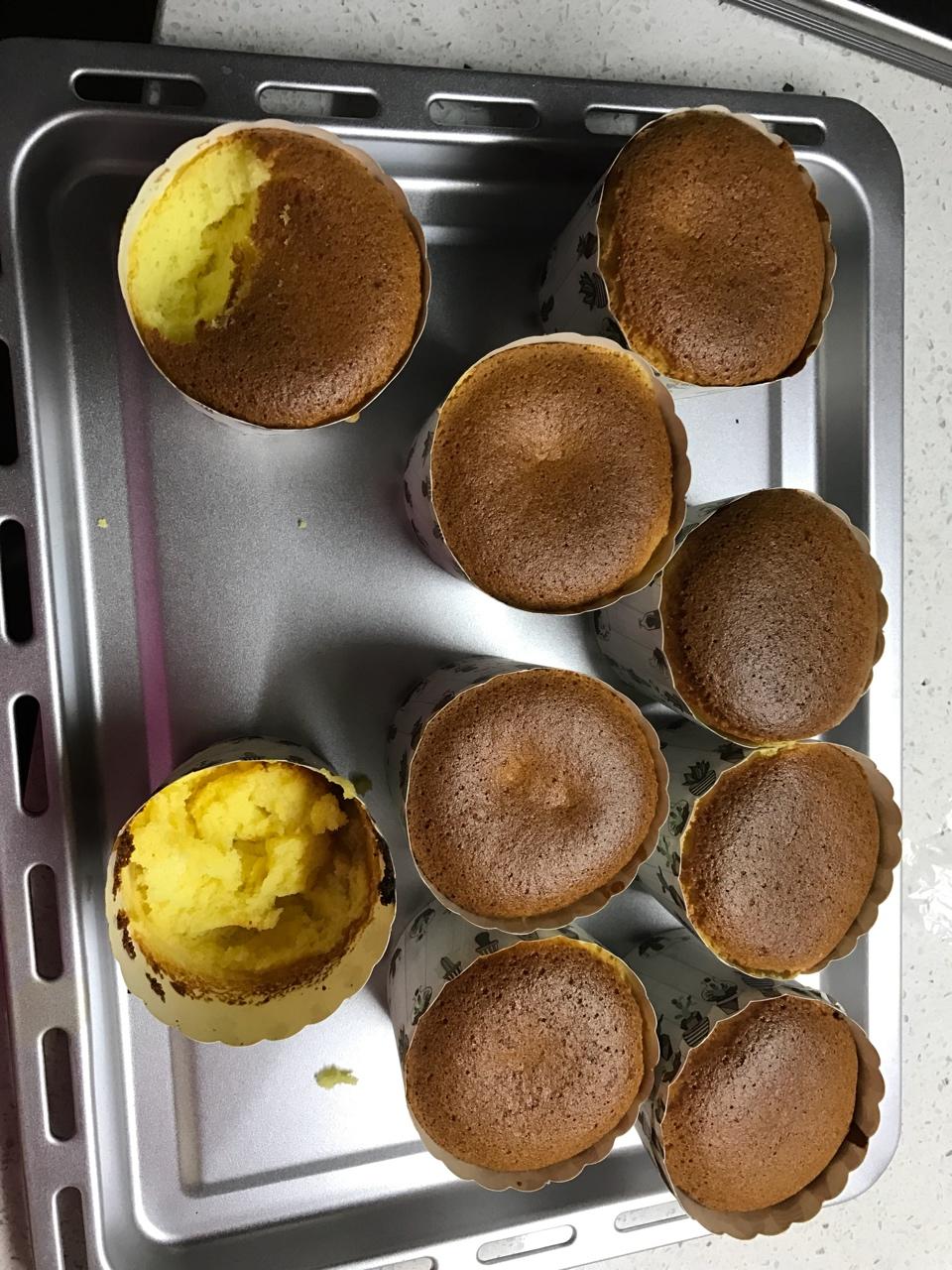 软绵绵戚风纸杯蛋糕