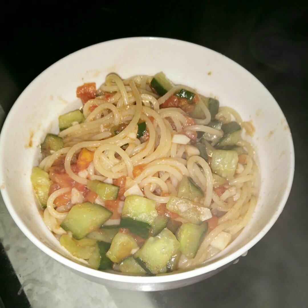 蒜香番茄意面