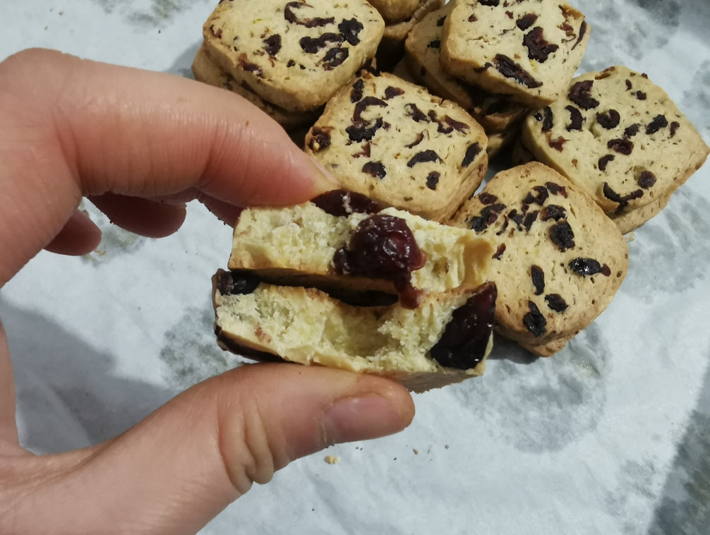 低糖低油的蔓越莓曲奇饼干的做法
