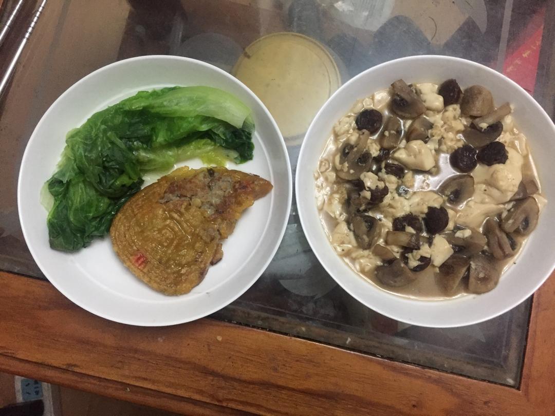 蘑菇煨豆腐（快手菜）