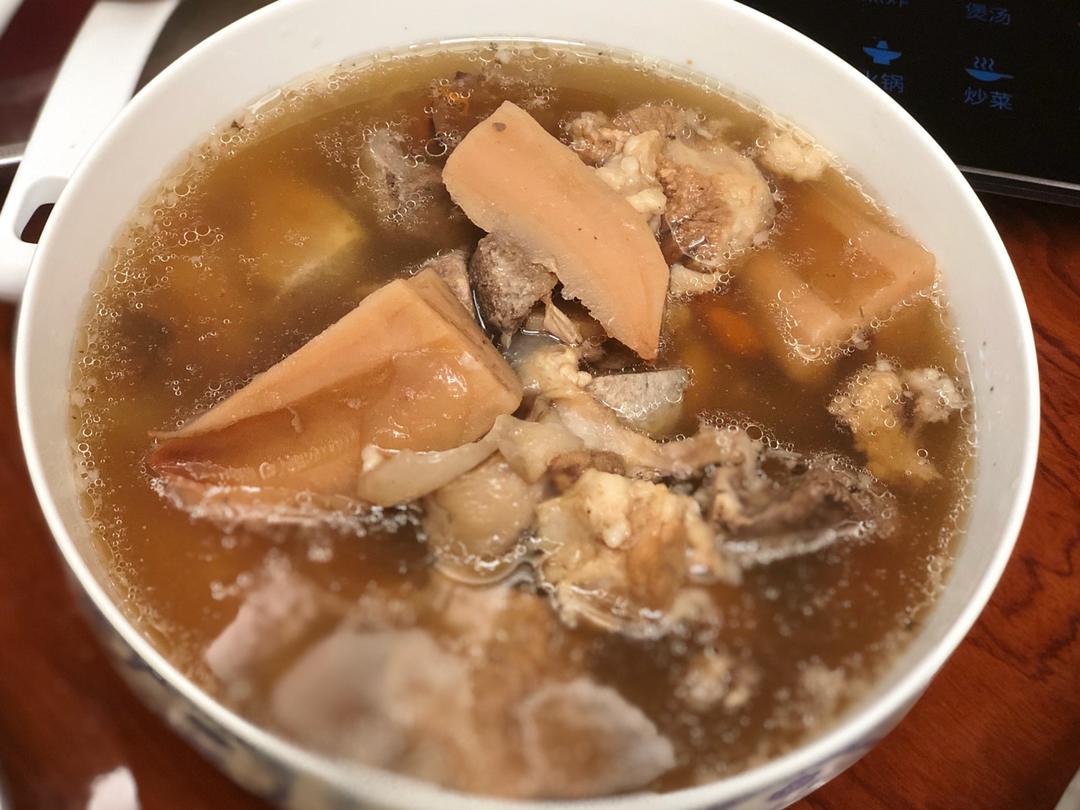 莲藕花生排骨汤