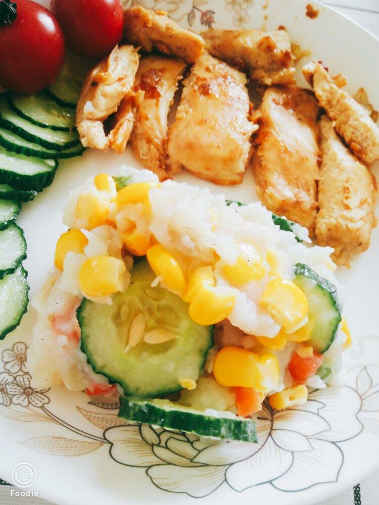 减肥餐：土豆虾仁沙拉