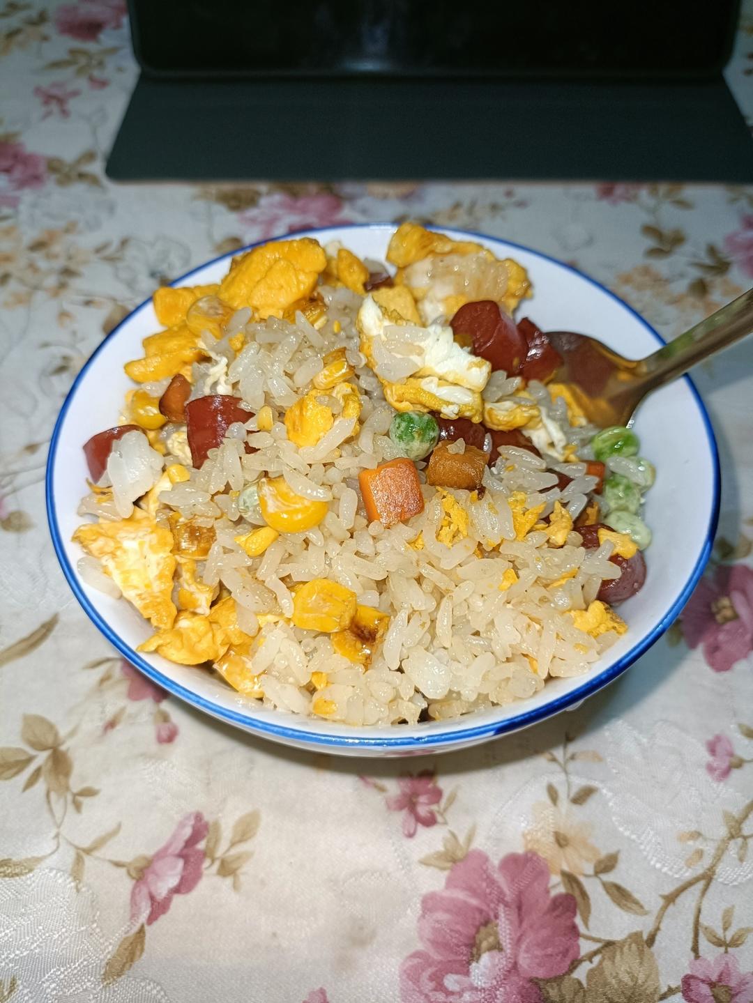 超级香的扬州炒饭/火腿鸡蛋什锦炒饭