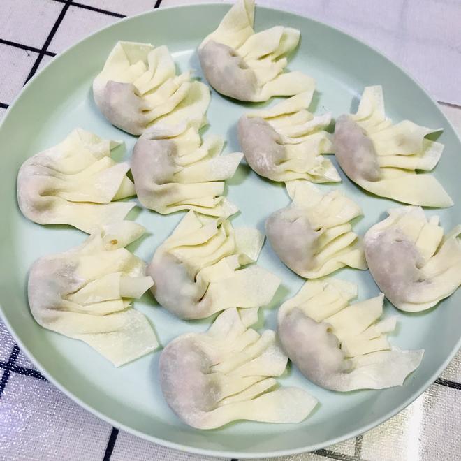 韭菜鸡蛋虾肉馄饨宝宝辅食的做法