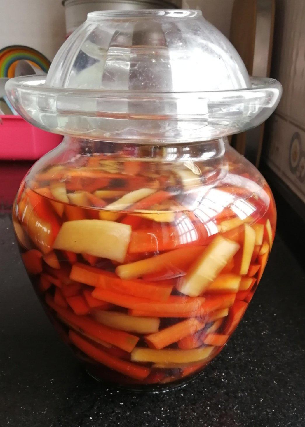 ddzzhh做过腌制正宗酸萝卜泡菜胡萝卜,没用白醋,有色醋有很好吃