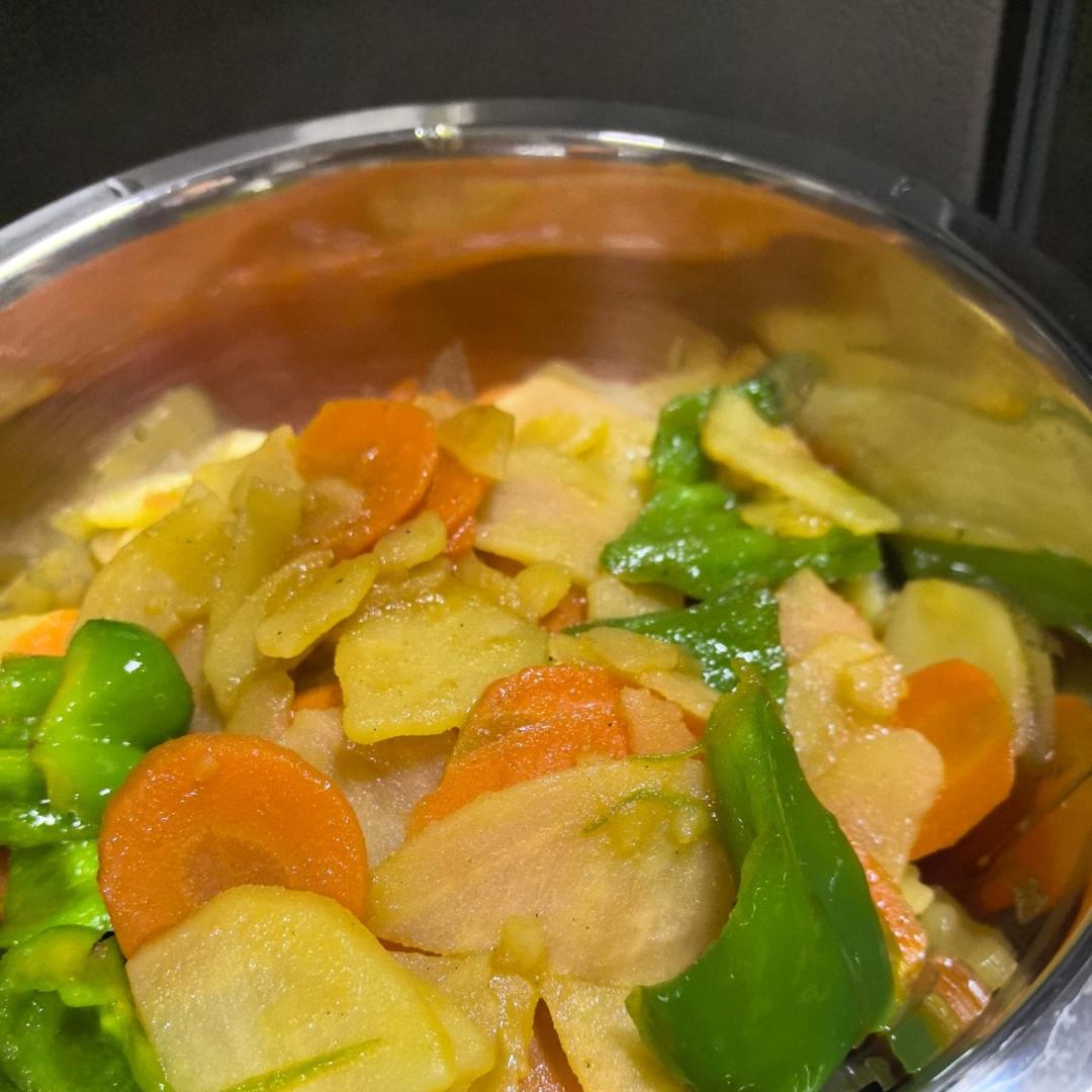 土豆片炒胡萝卜