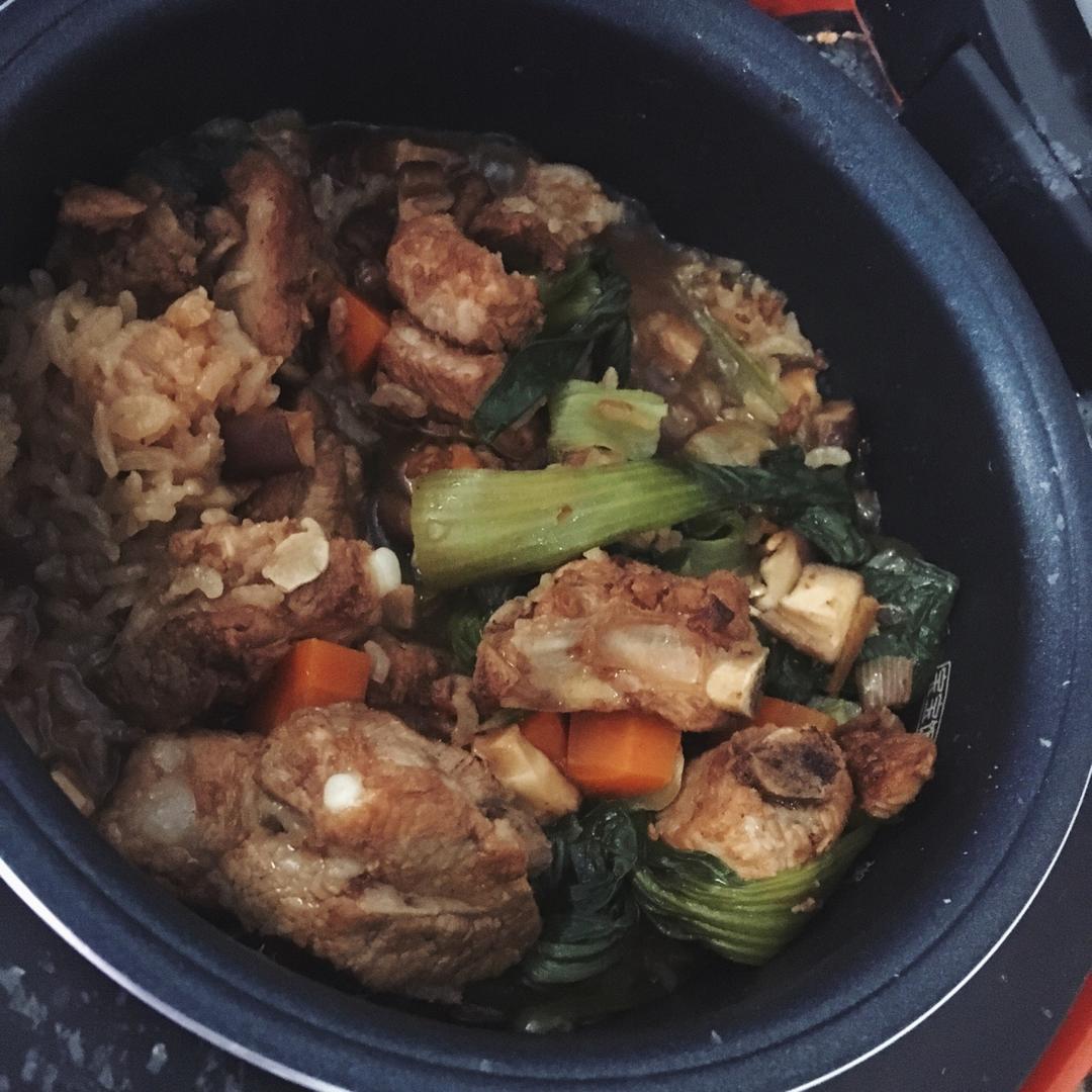 喷香排骨焖饭（爆好吃）