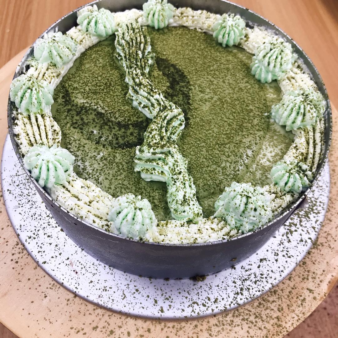 渐变抹茶慕斯蛋糕：我Amanda带着既美又作的抹茶甜点又来了！【曼食慢语】
