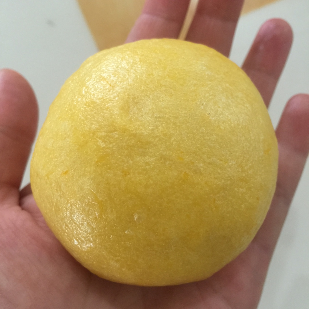 新手也可以--详解如何做出人见人爱、金黄的南瓜馒头