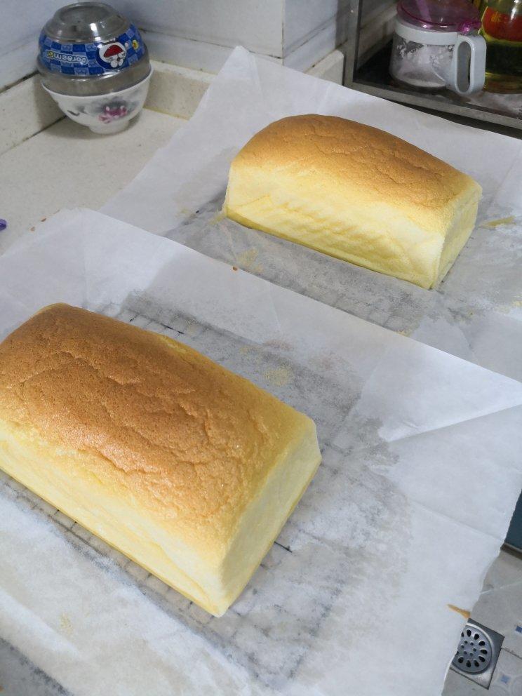 堪比柯基屁股
爆浆芝士🧀古早蛋糕