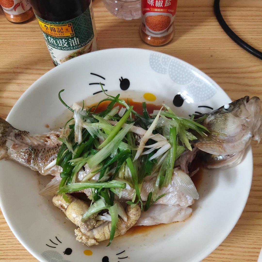 一人食🌟今天吃鲜嫩不腥的蒸鲈鱼