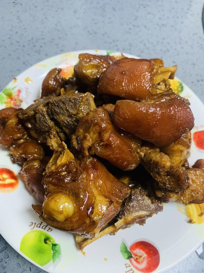 美味的家常菜：红烧猪蹄