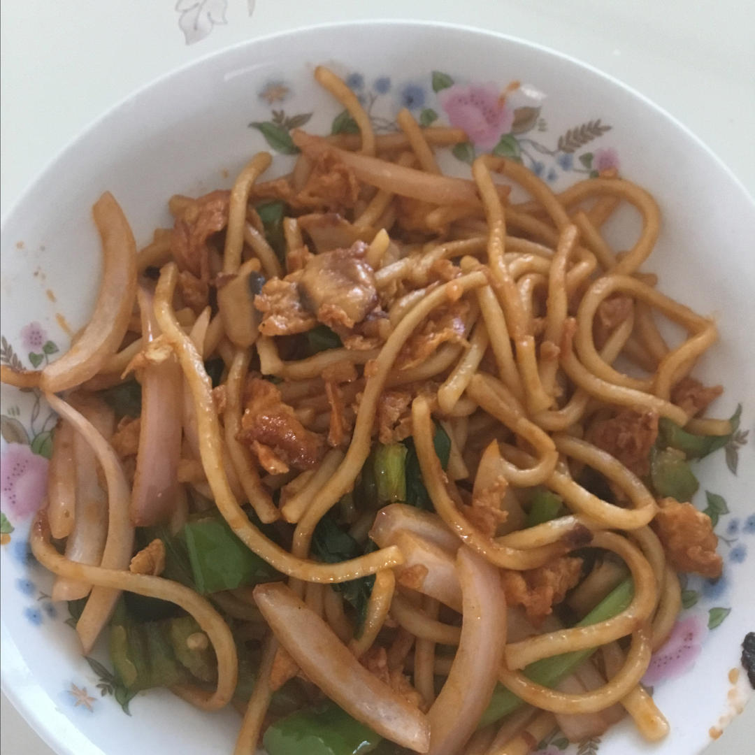 路边摊风味炒方便面