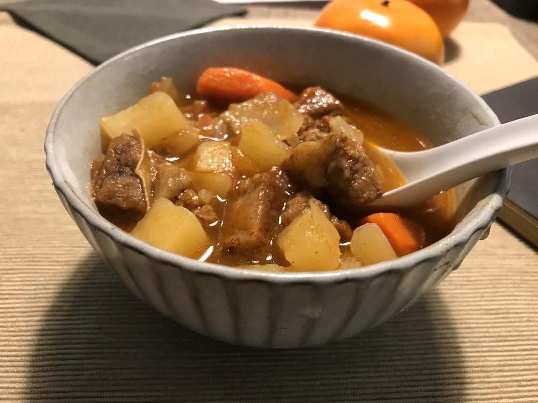 电饭锅&炒锅篇二：
酸甜可口的番茄炖牛腩