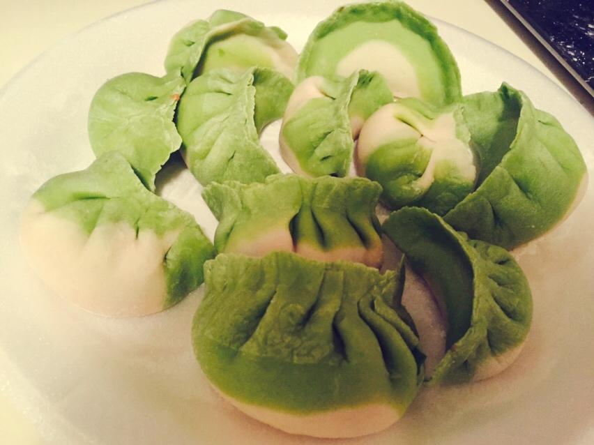 翡翠白玉白菜饺子详细版（附翡翠白玉白菜饺子包法，翡翠白玉饺子皮两种制法，面包机和面，翡翠白玉烧卖，各种馅料搭配）