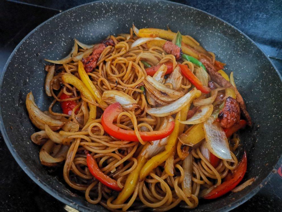 黑椒牛柳炒意面