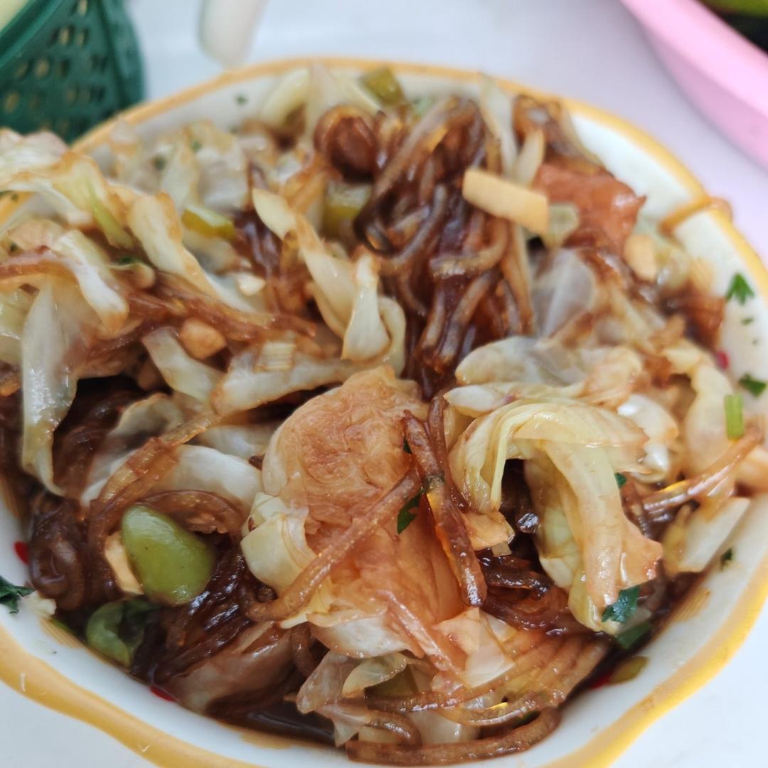 最近爱吃粉丝粉条～包菜炒粉丝