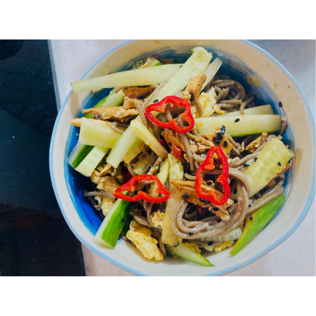 快手减脂餐❗️爆好吃的凉拌鸡丝荞麦面