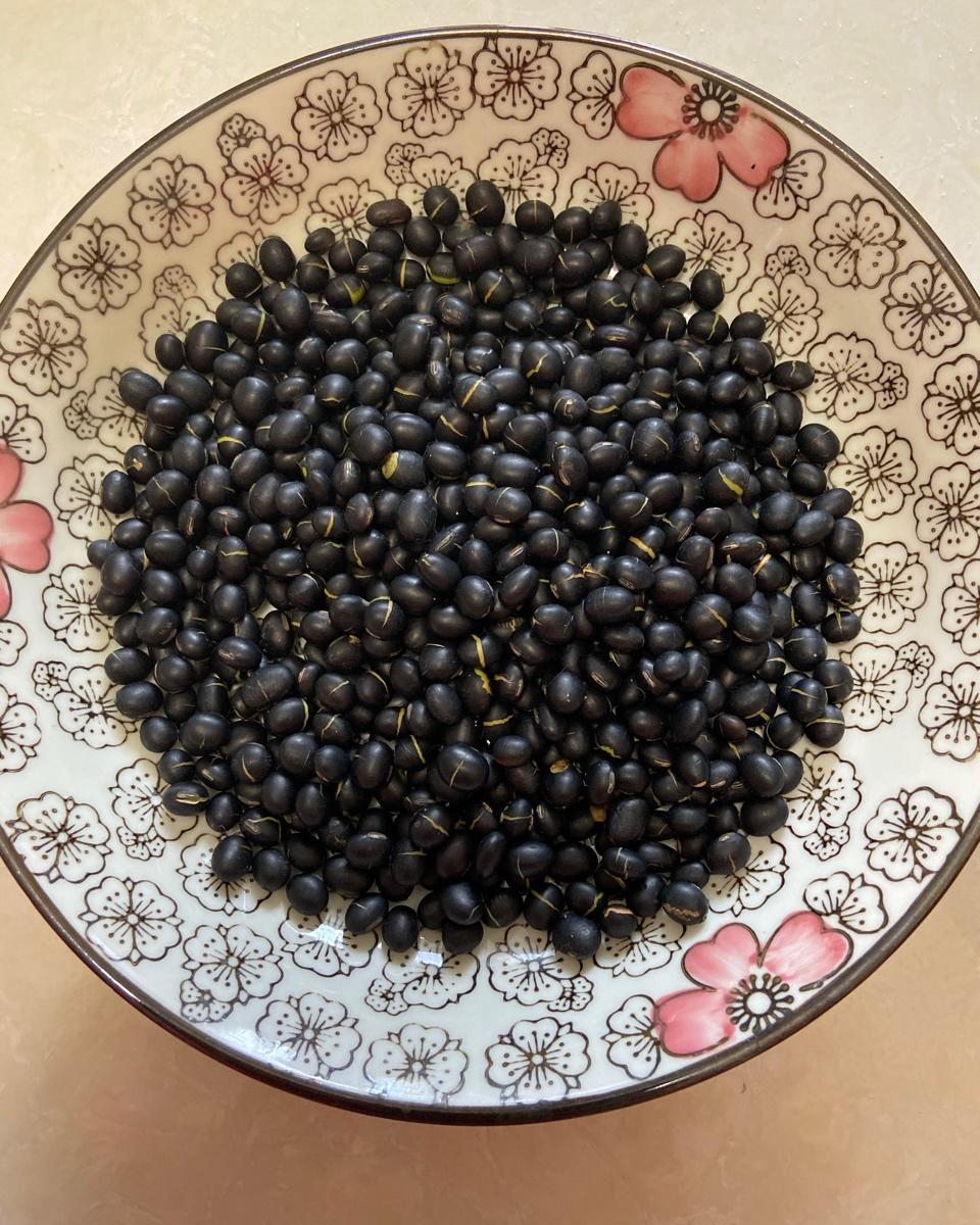 补肾生发低卡零食之炒黑豆~