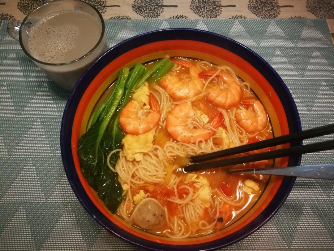 豪华版鲜虾牛肉面（超级快手版）