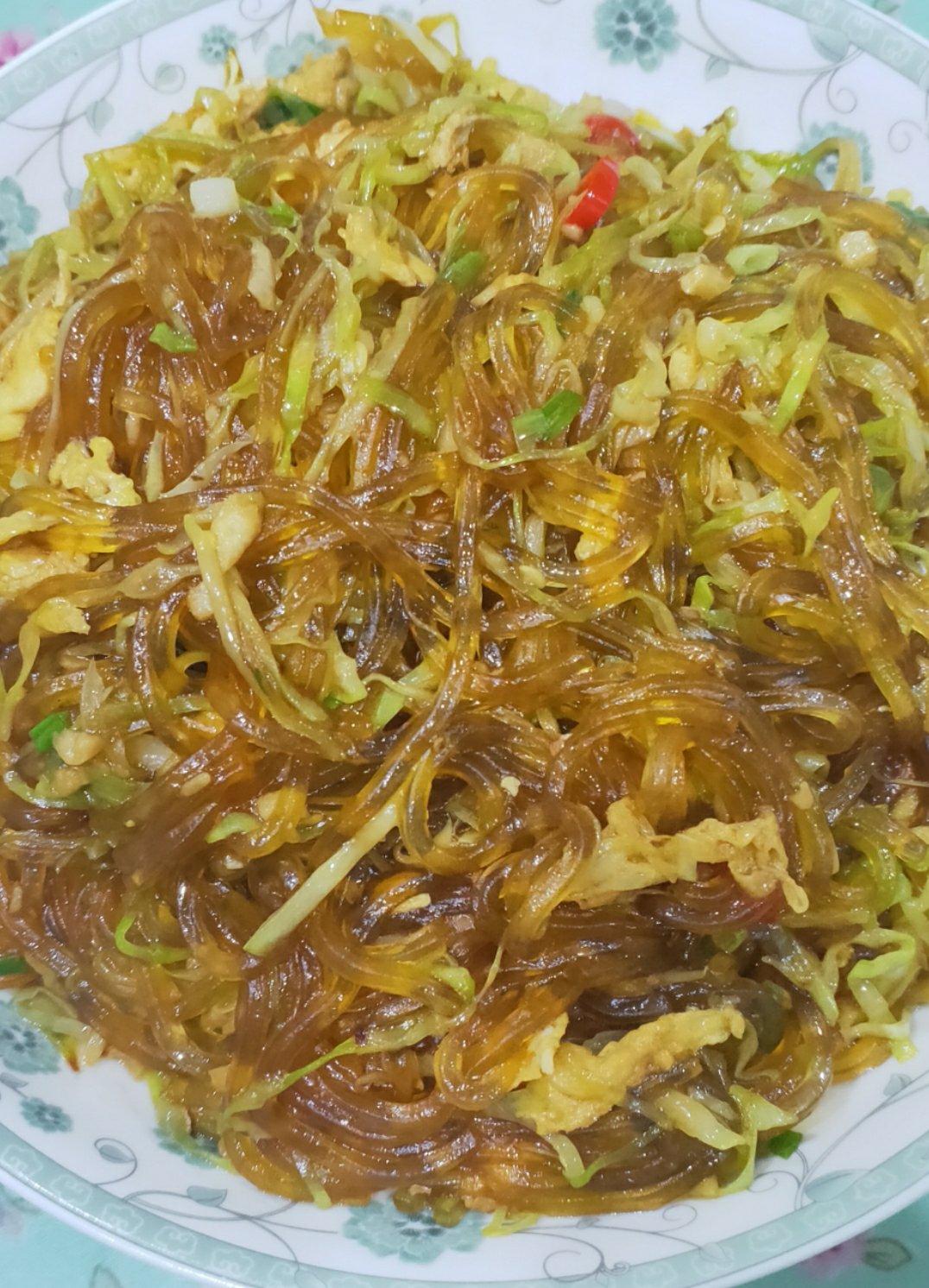 包菜粉丝炒鸡蛋