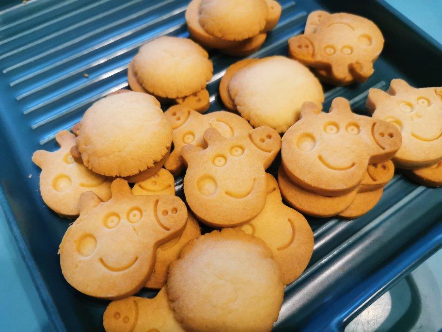 【原创】酥脆的小猪佩奇卡通黄油饼干（小朋友的零食）