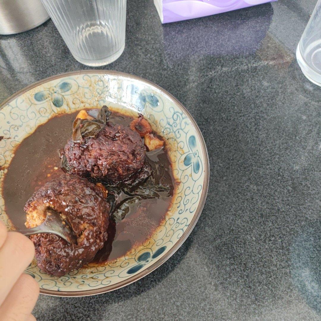 简单的红烧狮子头～拌饭太香了