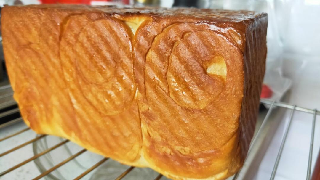 放冰箱就可以轻松出手套膜的吐司
